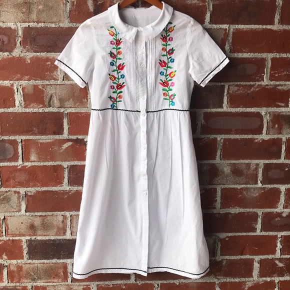 Dresses & Skirts - Embroidered dress